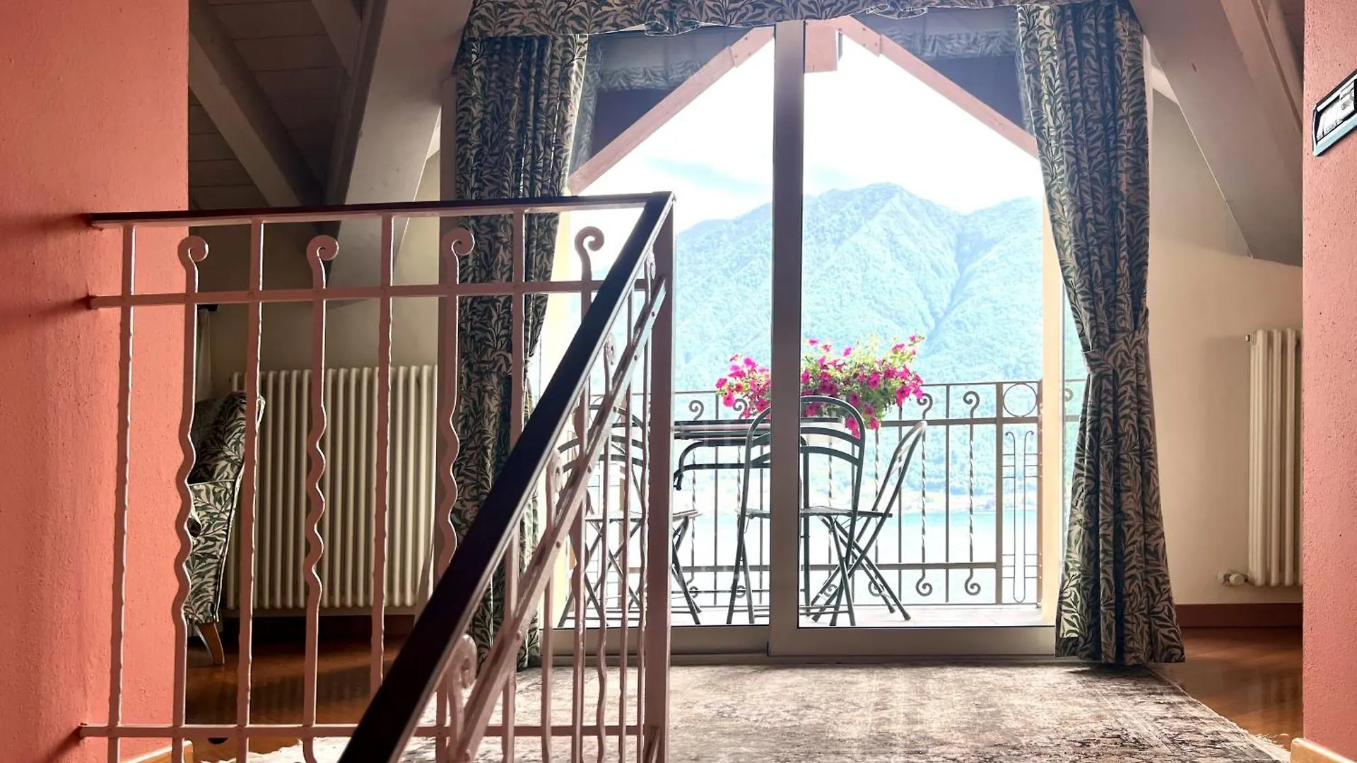 La Loggia Del Lago Colonno 0*,  إيطاليا